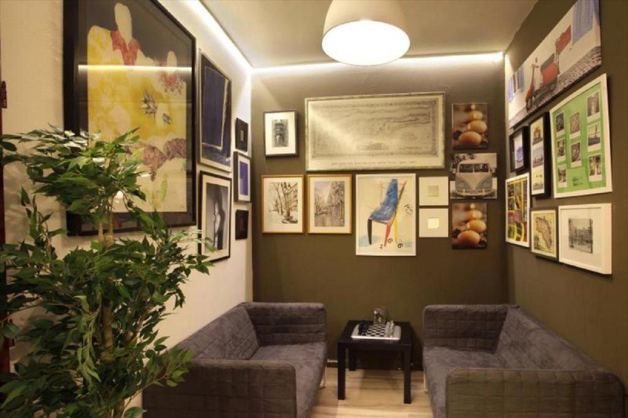 Gracia City Hostel Barcelona Exteriér fotografie The interior of the gallery