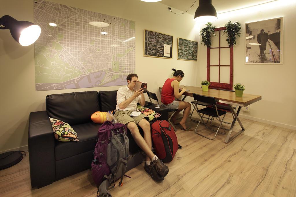 Gracia City Hostel Barcelona Exteriér fotografie Hostel in Prague