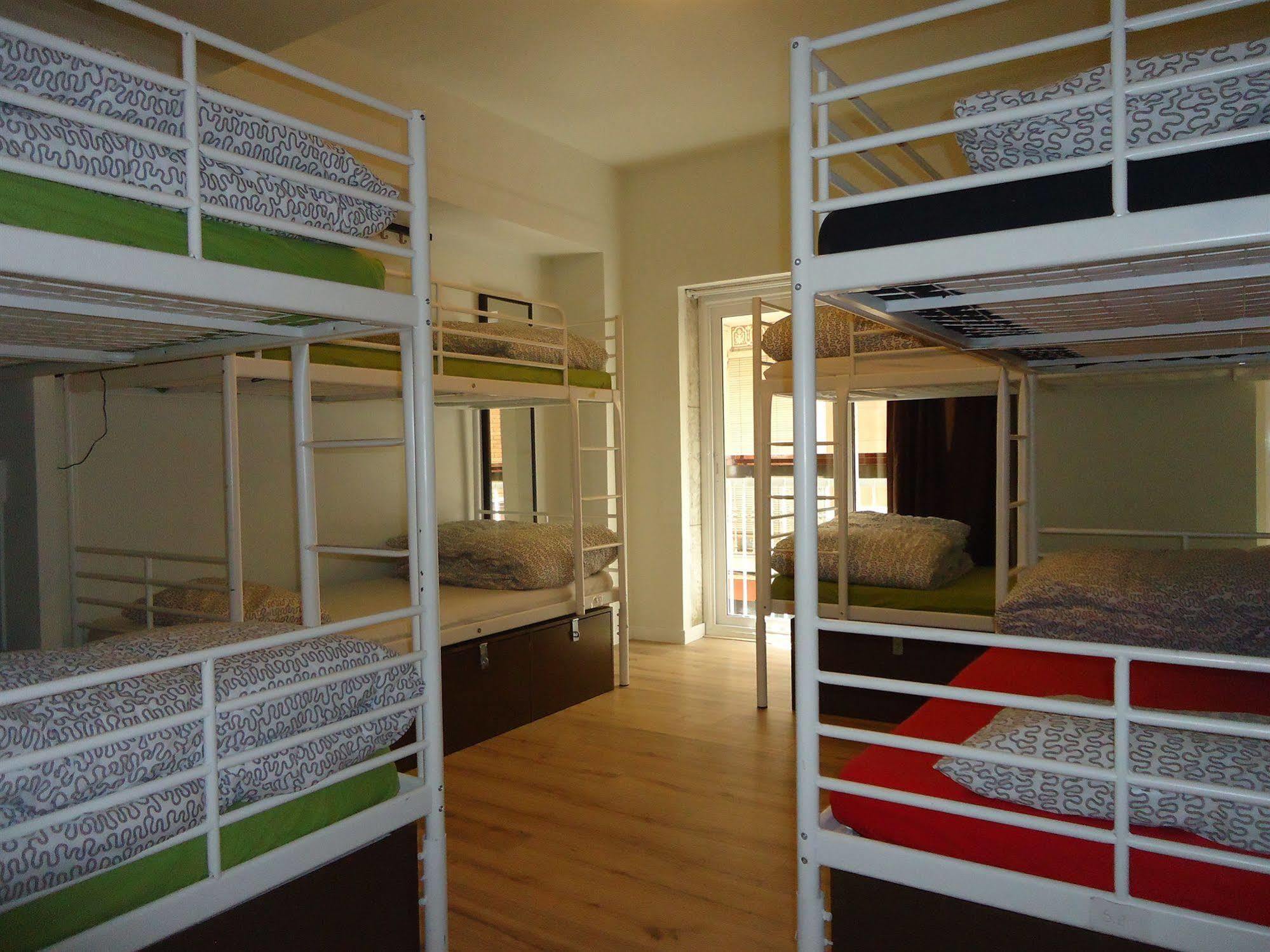 Gracia City Hostel Barcelona Exteriér fotografie Hostel in Barcelona